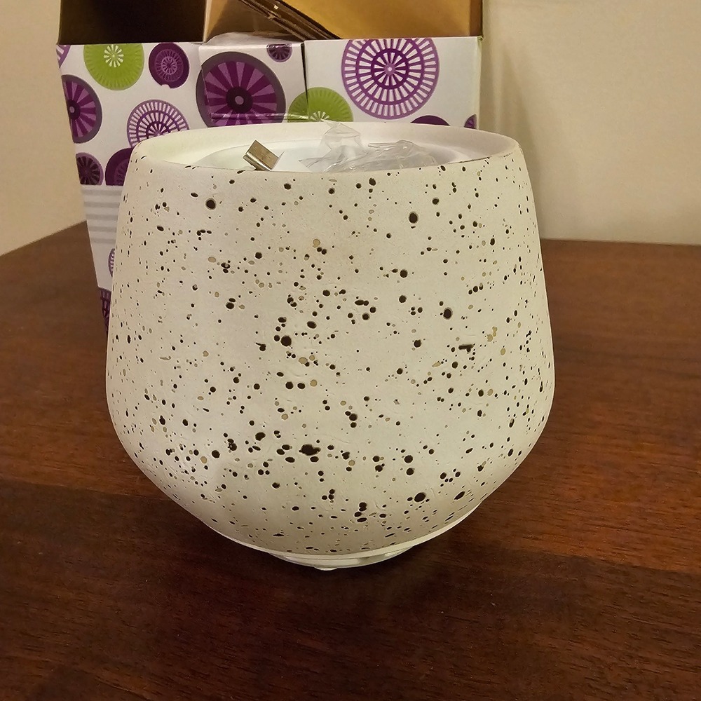 Scentsy White Speckled Ceramic Warmer
